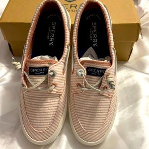 Sperry Women's Crest Seer Coral & White Sneakers w/ Memory Foam. Size 6.5